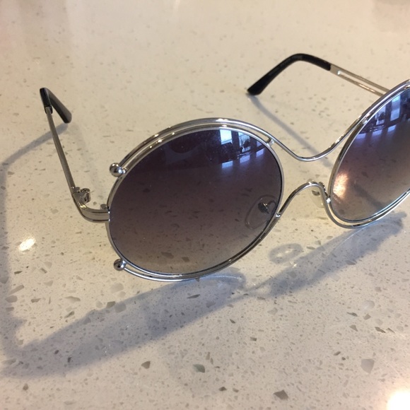 3/$25 Silver Frame Circular Sunglasses 🕶 - Picture 2 of 3